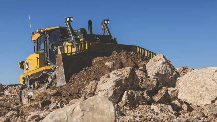 JOHN DEERE PREMIERES NEXT PHASE OF P-TIER DOZERS